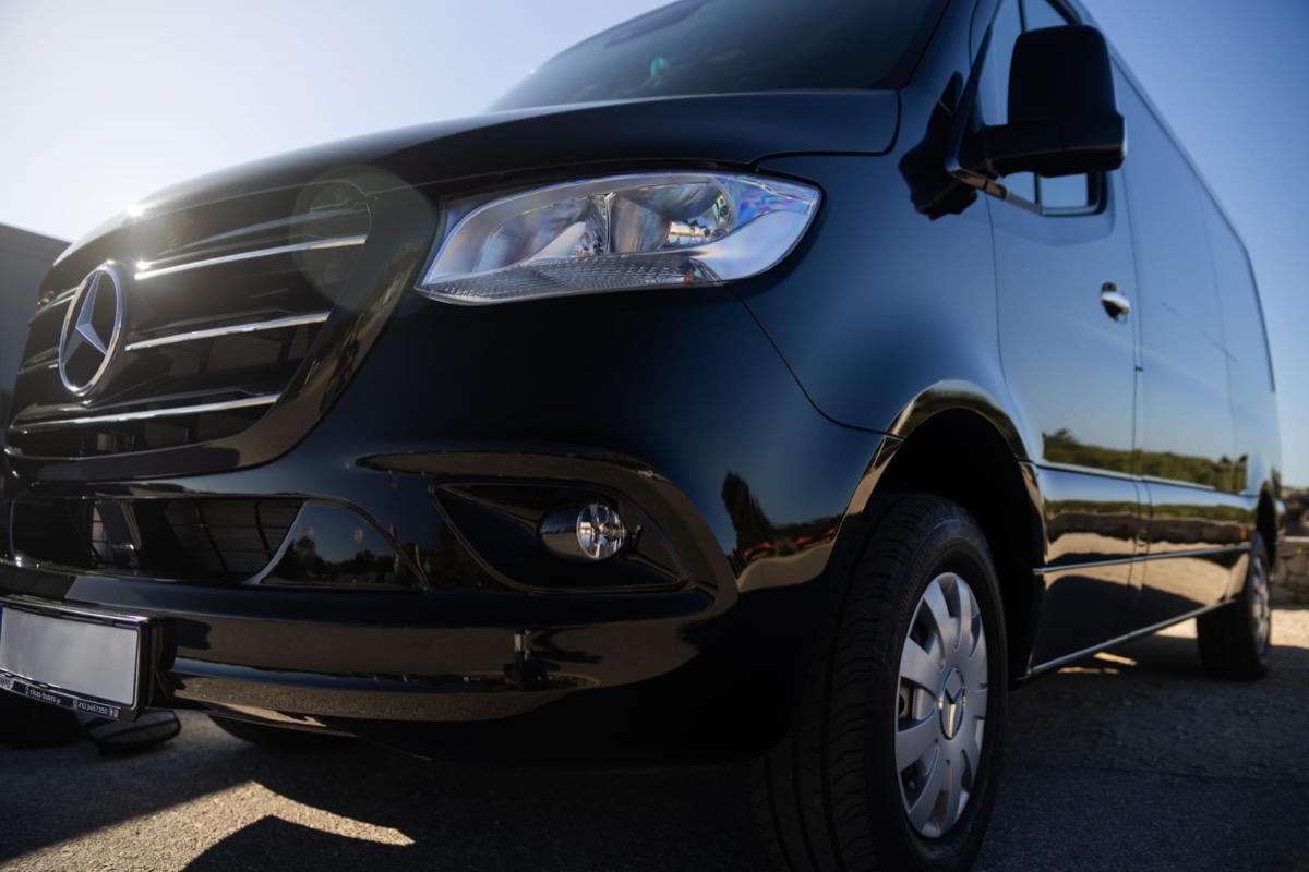 Mercedes Sprinter front
